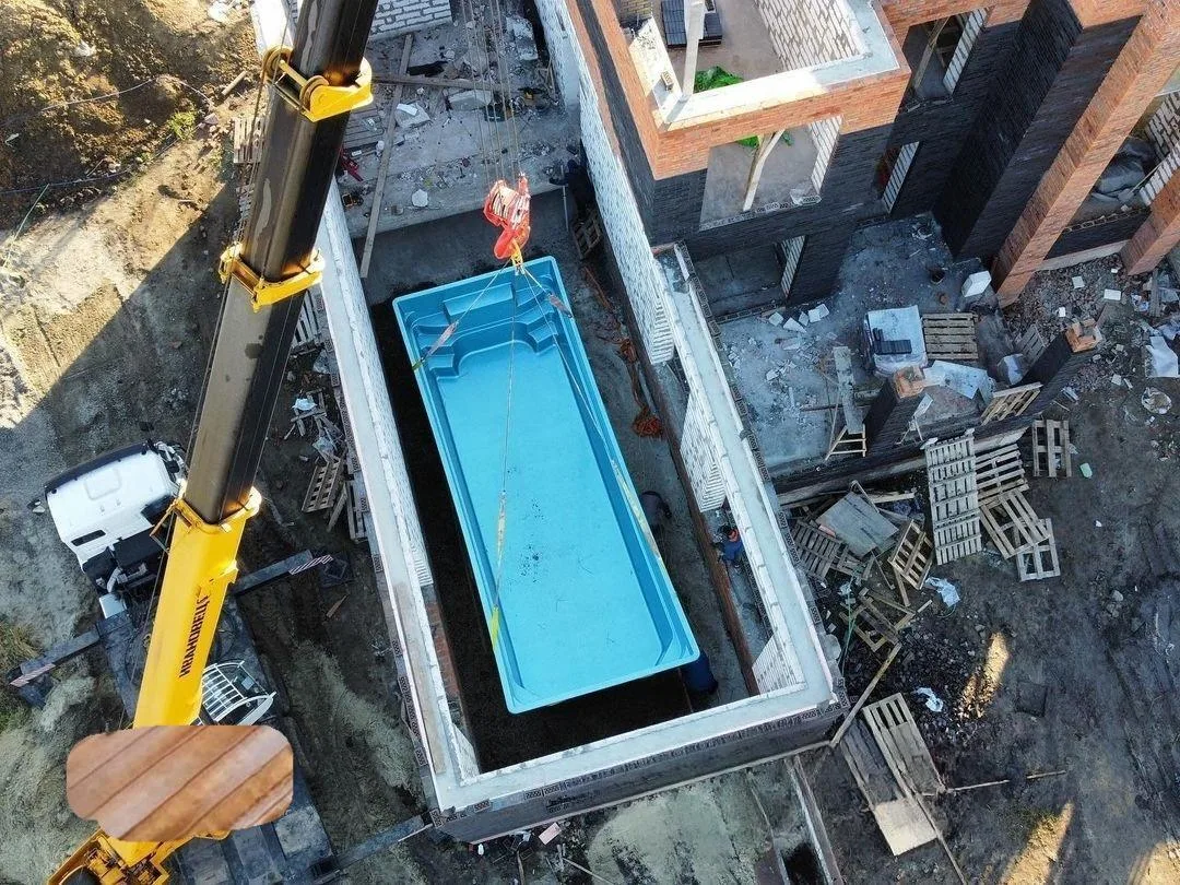 Laguna 9 — зона отдыха у бассейна в Братске